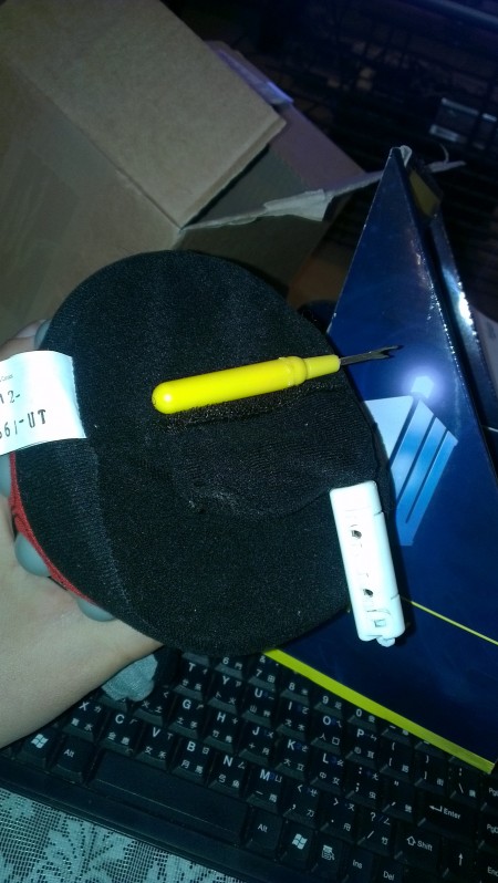 Batteries exposed, don't ask why I have sewing tools! Batteries exposed, don't ask why I have sewing tools!